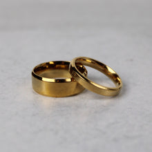 Load image into Gallery viewer, Gold Rings Set 8mm & 4mm Band