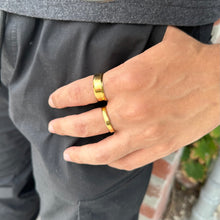 Load image into Gallery viewer, Gold Rings Set 8mm & 4mm Band