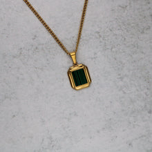 Load image into Gallery viewer, Gold Mini Faux Malachite Pendant Chain Necklace