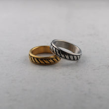 Load image into Gallery viewer, Gold Rope Band Ring
