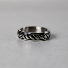 Load image into Gallery viewer, Silver Rope Band Ring