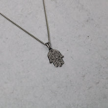 Load image into Gallery viewer, Silver Hamsa Pendant Chain Necklace