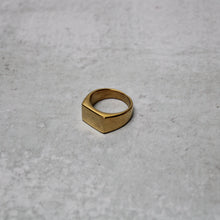 Load image into Gallery viewer, Gold Rectangle Signet Ring