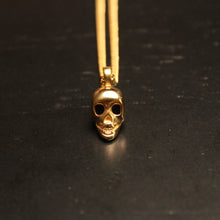 Load image into Gallery viewer, Gold Skull Pendant Chain Necklace