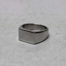 Load image into Gallery viewer, Silver Rectangle Signet Ring