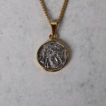 Load image into Gallery viewer, Gold Zeus Pendant Chain Necklace
