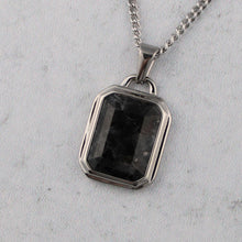 Load image into Gallery viewer, Silver Spectrolite Stone Pendant Necklace
