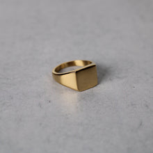 Load image into Gallery viewer, Gold Square Signet Ring 14MM

