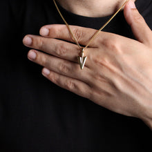 Load image into Gallery viewer, Gold Arrowhead Pendant Chain Necklace
