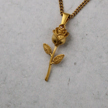 Load image into Gallery viewer, Gold Rose Pendant Chain Necklace
