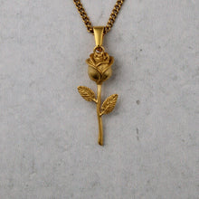 Load image into Gallery viewer, Gold Rose Pendant Chain Necklace
