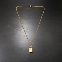 Load image into Gallery viewer, Gold Tag Pendant Chain Necklace
