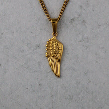 Load image into Gallery viewer, Gold Wing Pendant Chain Necklace
