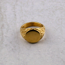 Load image into Gallery viewer, Gold Wreath Ring
