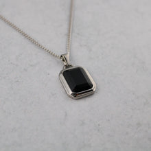 Load image into Gallery viewer, Silver Onyx Stone Pendant Chain Necklace
