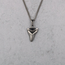 Load image into Gallery viewer, Silver Shark Tooth Pendant Chain Necklace
