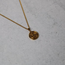 Load image into Gallery viewer, Gold Compass Pendant Chain Necklace
